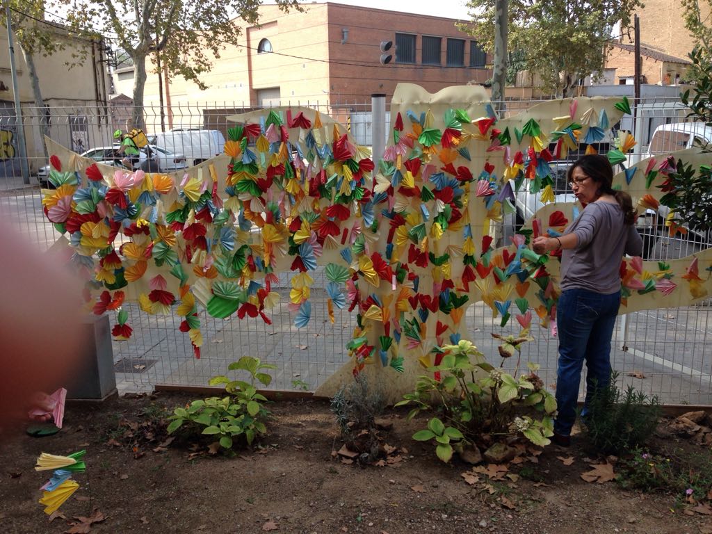 Més informació sobre l'article Els usuaris de les llars continua amb el repte dels 1000 origamis